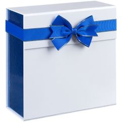 Коробка из переплетного картона, кашированного мелованной бумагой с глянцевой ламинацией. Крышка на двух магнитах дополнительно фиксируется...