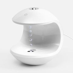 Ультразвуковой увлажнитель antiGravity насыщает влагой воздух в помещении, создавая комфортную и здоровую атмосферу вокруг, а оптические эффекты...