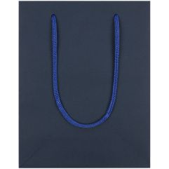 Пакет из бумаги Gentleman Blue плотностью 150 г/м⊃2;. Выдерживает вес до 2 кг.