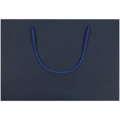 Пакет из бумаги Gentleman Blue плотностью 150 г/м⊃2;. Выдерживает вес до 2 кг.
