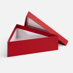 Трехгранная коробка Trigon прекрасно подходит для упаковки набора из 6 елочных шаров диаметром 10 см, а также других подарков нестандартной формы. ...
