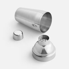 Классический шейкер для создания алкогольных и безалкогольных коктейлей, а также других смешанных напитков — от холодного кофе фраппе до протеиновых...