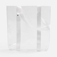 Прозрачные сумки никогда не выйдут из моды. А цветные ручки легко впишутся в брендбук и точно передадут настроение, которое хотелось бы транслировать....