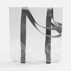 Прозрачные сумки никогда не выйдут из моды. А цветные ручки легко впишутся в брендбук и точно передадут настроение, которое хотелось бы транслировать....