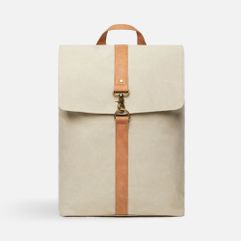 Рюкзак Bosler изготовлен из переработанного канваса, не только выглядит модно, но и демонстрирует заботу об окружающей среде. Он оснащен отделением...