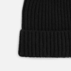 Стильная шапка Laconi с отворотом — всегда актуальный вариант для создания теплого повседневного образа. Особенно мягкая и слегка пушистая акриловая...