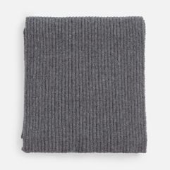 Однослойный шарф Laconi всегда удачно дополнит лаконичный образ. Особенно мягкая и слегка пушистая акриловая пряжа подарит необычайный комфорт и...