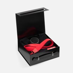 Коробка-кейс из переплетного картона Holdfold — элегантное решение для хранения и подарков.  Прочная конструкция из картона толщиной 2 мм обеспечивает...