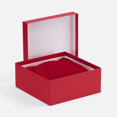 Коробка из переплетного картона, кашированная дизайнерской бумагой с тонкой текстурой Fabric Embosing Linen.