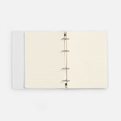 Ежедневник со съемным блоком на кольцах. Блок недатированный, без календарной сетки:  Кол-во страниц — 192; Бумага — тонированная, плотность 80...