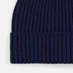 Коллекция вязаных аксессуров Catch Match — это своеобразный конструктор для зимней капсулы, где все элементы подходят друг другу по цвету и стилю. Это...