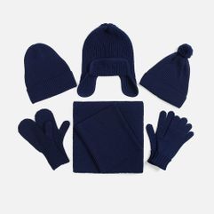 Коллекция вязаных аксессуров Catch Match — это своеобразный конструктор для зимней капсулы, где все элементы подходят друг другу по цвету и стилю. Это...