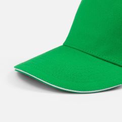 Обновленная модель популярной классической бейсболки с 5 клиньями без лобового шва. Бейсболка выполнена из плотного хлопка. Козырек-сэндвичОбшивные...