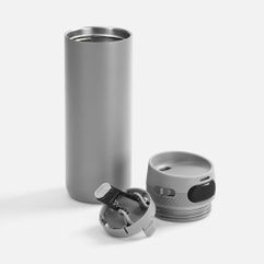 Специально спроектированная конструкция термостакана Andor со съемной кнопкой и отверстием для подвеса на крышке открывает простор для различных...