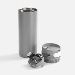 Специально спроектированная конструкция термостакана Andor со съемной кнопкой и отверстием для подвеса на крышке открывает простор для различных...