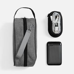 Компактный набор для тех, кто всегда на связи. Аккумулятор обеспечит заряд, когда он нужен больше всего. Универсальный кабель с тремя разъемами...