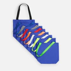 Базовый шопер разработан в рамках единой коллекции одежды и аксессуаров Andor. Это позволяет создавать с шопером безупречные монохромные образы и...