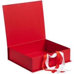 Коробка выполнена из переплетного картона, кашированного дизайнерской бумагой Efalin, с крышкой на лентах.