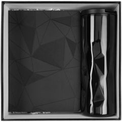 В набор входят:  ежедневник Gems, недатированный, черный; термостакан Gems Black Morion, черный морион.  Набор упакован в коробку Emmet.