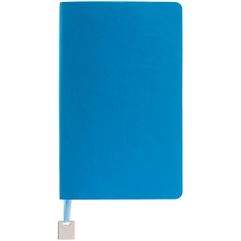 Ежедневник с гибкой обложкой, выполнен из материалов Soft Touch Pearl, голубой JJ, и голубого Latte (внутренняя часть обложки), дополнен ляссе в цвет...