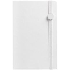 Ежедневник с твердой обложкой, выполнен из материала Brand, белый, дополнен резинкой и ляссе в цвет обложки. Блок 955:  Кол-во страниц — 192; Бумага —...