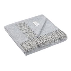 Мягкий плед из нежной шерсти мериноса и альпаки — легкий, воздушный и очень теплый. Модель Аrequipa выполнена из переработанной шерсти, поэтому...