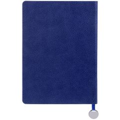 Ежедневник с гибкой обложкой, выполнен из материал La Fite, синий НН, дополнен ляссе в цвет обложки с металлическим шильдом. <br/>Блок 985, без...
