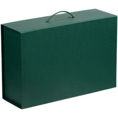 Коробка выполнена из переплетного картона, кашированного дизайнерской бумагой Classy Covers, с крышкой на магнитах.