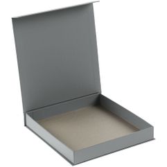 Подарочная коробка из переплетного картона, кашированного дизайнерской софт-тач бумагой Senzo с крышкой на магните.