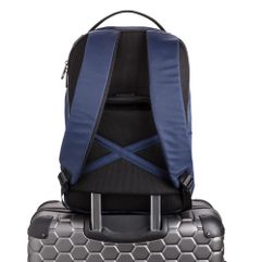 Коллекция рюкзаков Landon Go от итальянского бренда Carpisa выполнена в элегантном и сдержанном стиле для ежедневного использования. Объем 15 лДва...