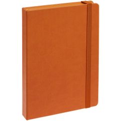 Ежедневник с твердой обложкой, выполнен из материала Latte, оранжевый ОО, обрез оранжевого цвета, дополнен резинкой и ляссе оранжевого цвета.<br/>Блок...