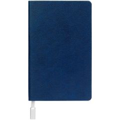 Ежедневник с гибкой обложкой, выполнен из материала Petrus, синий НН, дополнен серым ляссе с металлическим шильдом. <br/>Блок 951, без календарной...