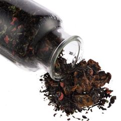 Черный крупнолистовой чай с кусочками ананаса, сублимированной клубникой и сушеной мятой обладает многогранным вкусом и ароматом. В состав чая входят...