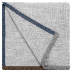 Пледы Very Marque эклектично, но ненавязчиво сочетают в себе этнические, классические и фантазийные мотивы. Лаконичная образность рисунков и...