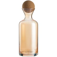 Словно само солнце отражается в изящных стаканах и декантере Golden Days: их золотистые красочные переливы создают гипнотический эффект и притягивают...