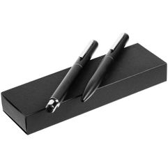 Металлические ручка и роллер Scribo в лаконичном матовом корпусе — изящный деловой подарок, который поможет уверенно писать историю бизнеса. Набор в...