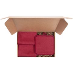 Settlers — уютный комплект кухонного текстиля, который придаст благородства как сервировке, так и самому процессу готовки. Ничего лишнего и...