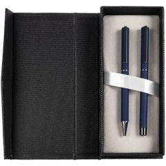 Набор Blade Soft Touch включает в себя роллер и шариковую ручку. Такой комплект — отличный подарок деловому партнеру. Поставляется в подарочной...