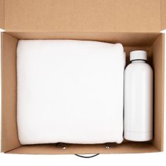 Лаконичный набор Warmdale окутает заботой и поможет без лишних слов передать самые теплые пожелания! Мягкий флисовый плед и стильная термобутылка...