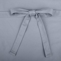 Базовый фартук разработан в рамках единой коллекции одежды и аксессуаров и легко комбинируется с ее элементами. Специально спроектированные лекала и...