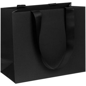 Пакет на лентах из бумаги Deep Black плотностью 200 г/м⊃2;. Выдерживает вес до 2,5 кг.