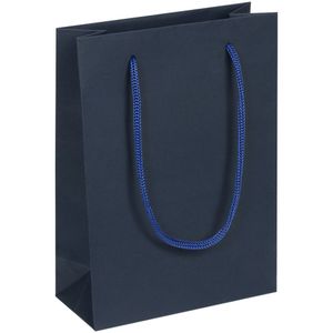Пакет из бумаги Gentleman Blue плотностью 150 г/м⊃2;. Выдерживает вес до 2 кг.