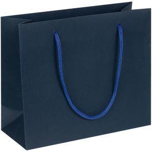 Пакет из бумаги Gentleman Blue плотностью 150 г/м⊃2;. Выдерживает вес до 2 кг.