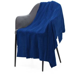 Акриловый плед насыщенного цвета Rombus — оригинальная вариация на тему полюбившихся скандинавских узоров, воплощения современного уюта и гармонии....