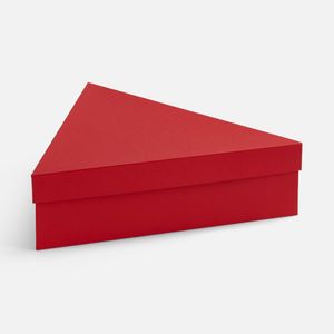 Трехгранная коробка Trigon прекрасно подходит для упаковки набора из 6 елочных шаров диаметром 10 см, а также других подарков нестандартной формы. ...