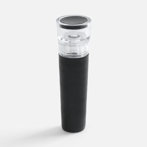 Vincadia — пробка, которая бережно сохраняет вино таким же свежим и насыщенным, как и в момент открытия. Стильный минимализм и продуманная...