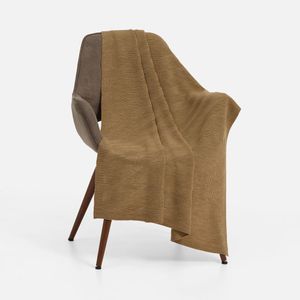 Акриловый плед в широкую полоску преобразит интерьер, сделает его теплее, комфортнее и уютнее. Рельефная фактура и насыщенные благородные оттенки: с...