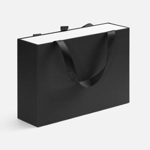 Коробка-кейс с выдвижным внутренним отделением. Внешний короб каширован дизайнерской бумаги и оснащен прочными ручками из репсовой ленты. Внутренний...