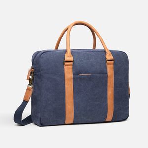 Элегантный дизайн в сочетании с практичностью делает сумку Bosler идеальным выбором для современного человека, который ценит комфорт, заботится об...