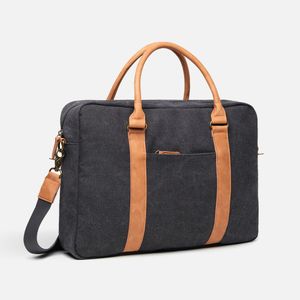 Элегантный дизайн в сочетании с практичностью делает сумку Bosler идеальным выбором для современного человека, который ценит комфорт, заботится об...